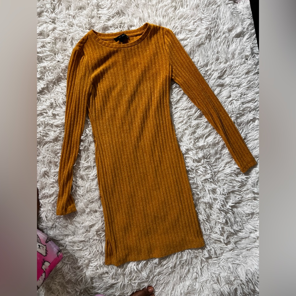 yellow short dress